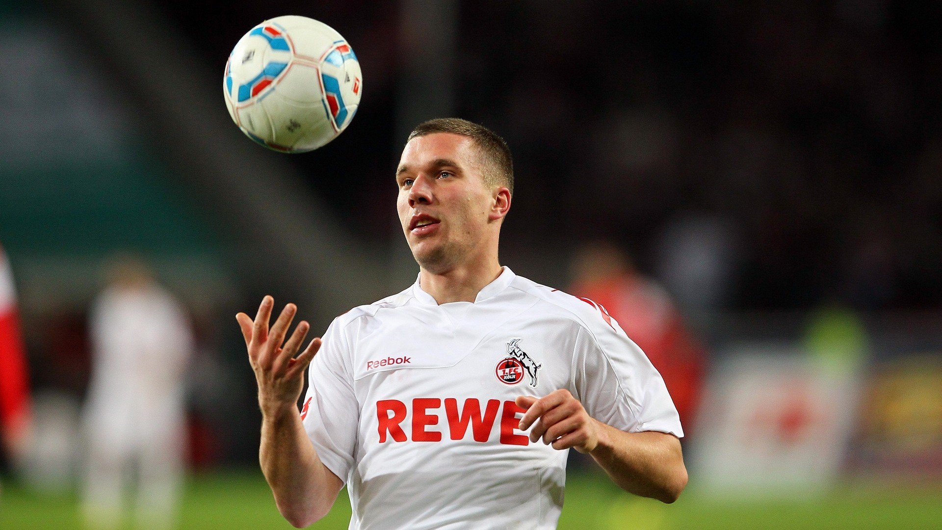 中国足球职业俱乐部市场营销策略多样化，中国足球俱乐部怎么盈利